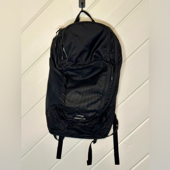 The North Face Pinyon Backpack 915 cu. in. in Black